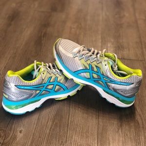New ASICS Women’s Sneakers Size 8.5